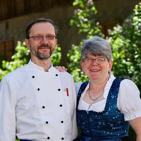 Schwarzwaldgasthaus Linde Schramberg Bagian luar foto